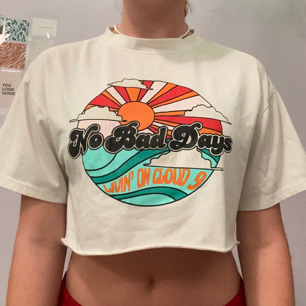 graphic cropped t shirt